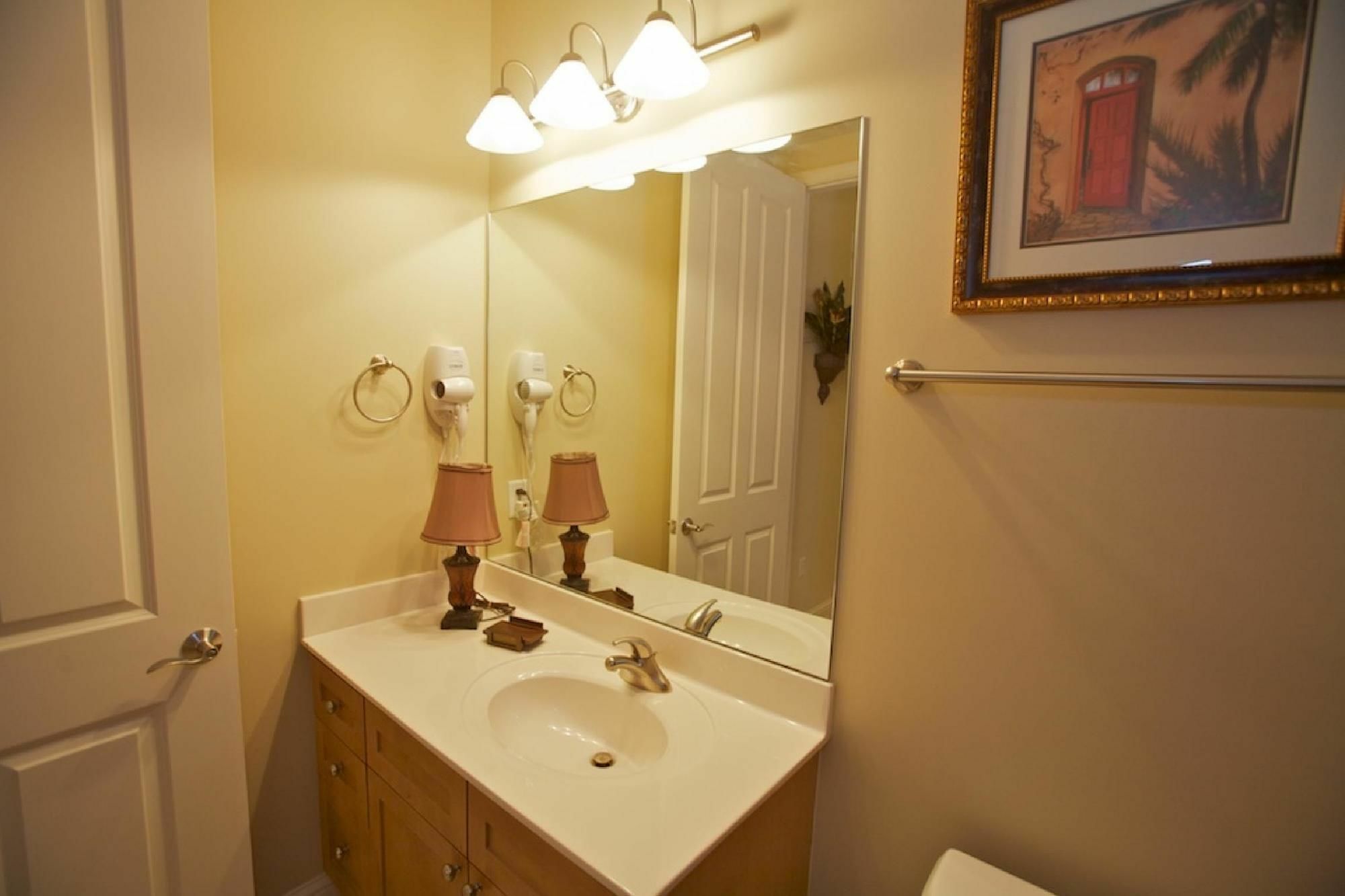 2203 Aqua Apartment *