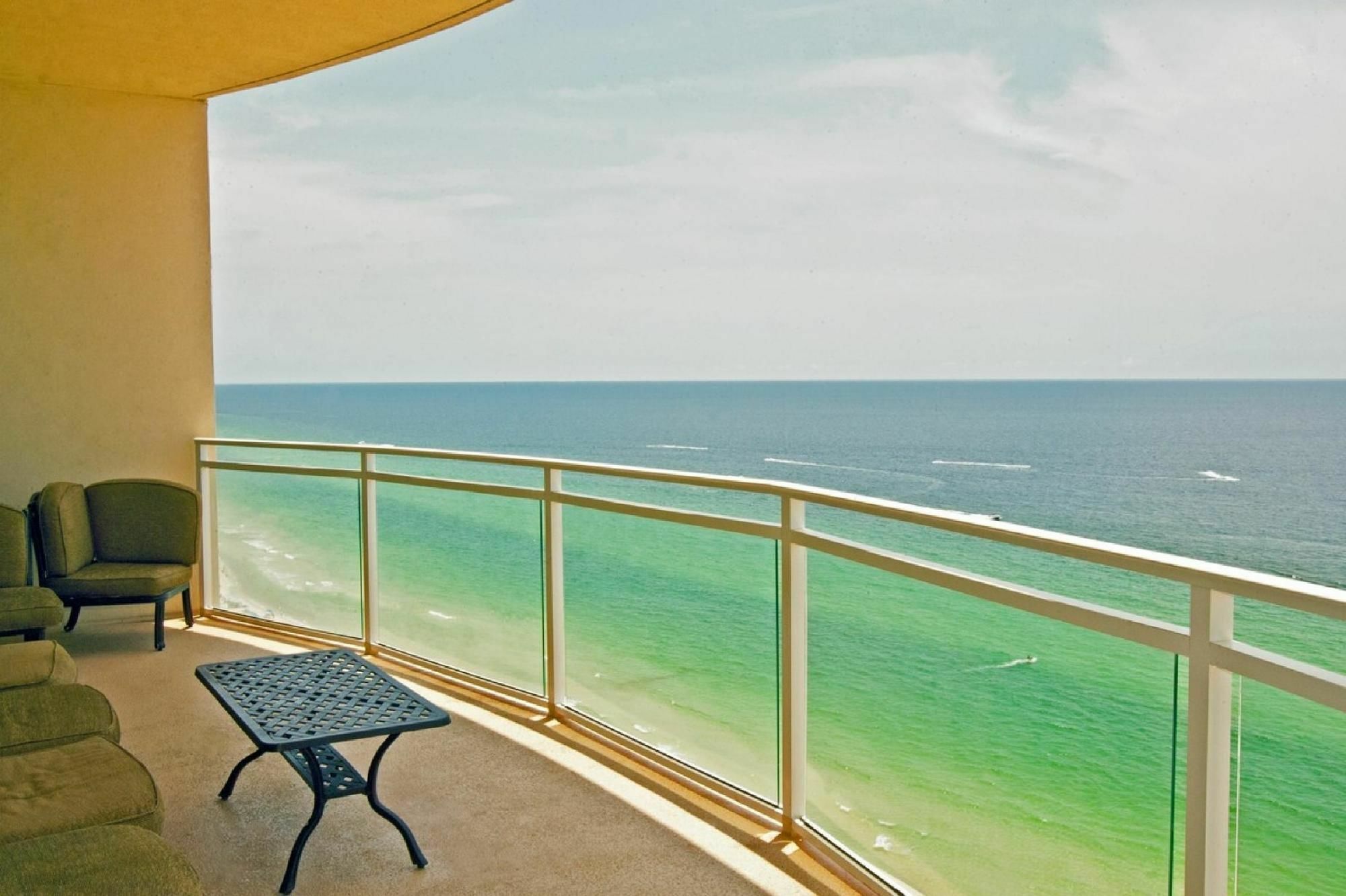 Apartment 2203 Aqua *